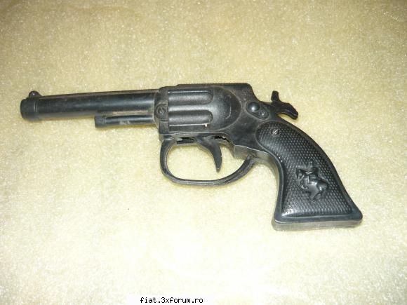 Jucarii Tabla sau Plastic (RO, DDR, USSR, Japonia, China) - pistol din plastic romanesc -40 - Classic corner