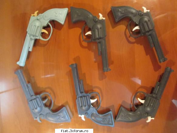 Jucarii Tabla sau Plastic (RO, DDR, USSR, Japonia, China) - Pistol romanesc din plastic - 45 - Classic corner