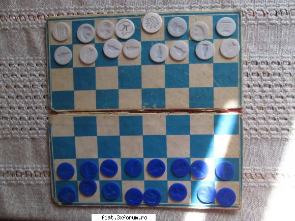 Jucarii Tabla sau Plastic (RO, DDR, USSR, Japonia, China) - Joc de sah vechi in starea care - Classic corner