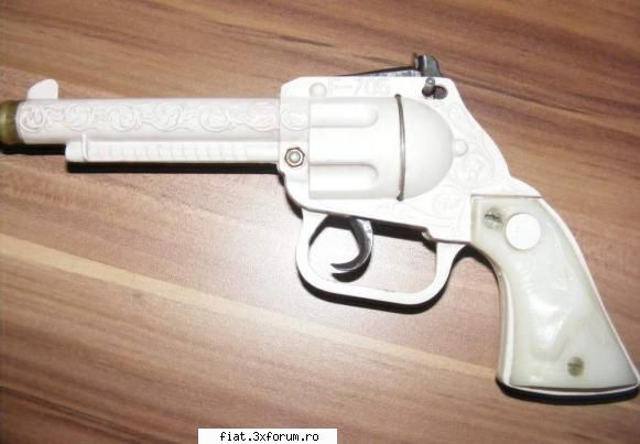 Jucarii Tabla sau Plastic (RO, DDR, USSR, Japonia, China) - Pistol romanesc cu capse - Classic corner