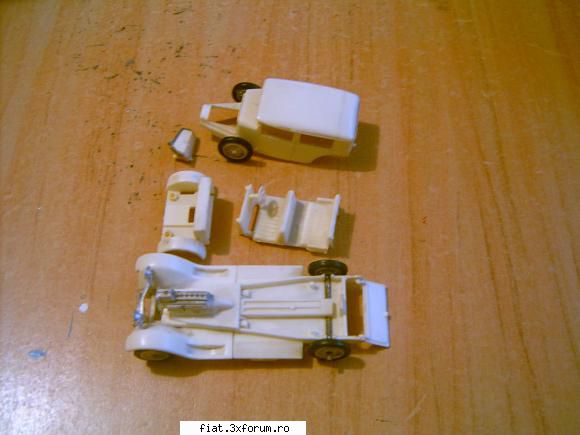 Jucarii Tabla sau Plastic (RO, DDR, USSR, Japonia, China) - Panhard no3 Tbilisi, made in - Classic corner