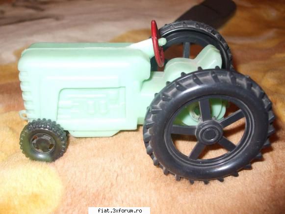 Jucarii Tabla sau Plastic (RO, DDR, USSR, Japonia, China) - tractor mic IMPECABIL - vandut - Classic corner
