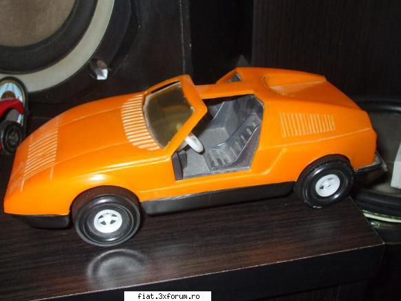Jucarii Tabla sau Plastic (RO, DDR, USSR, Japonia, China) - Mercedes romanesc - 40 lei - Classic corner