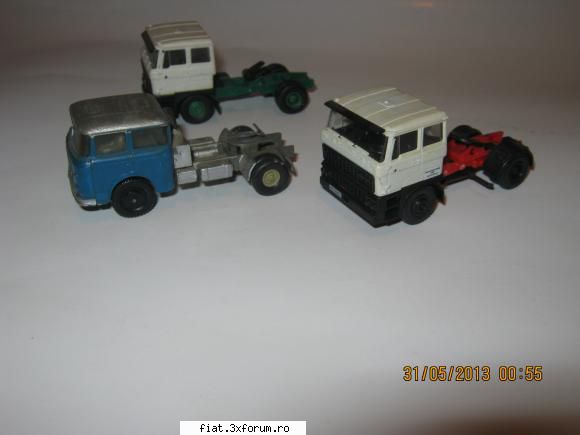 Jucarii Tabla sau Plastic (RO, DDR, USSR, Japonia, China) - Trei capete tractor din plastic - Classic corner
