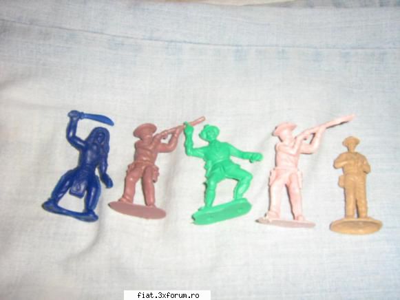 Jucarii Tabla sau Plastic (RO, DDR, USSR, Japonia, China) - figurine plastic Cowboy set de 5 - Classic corner