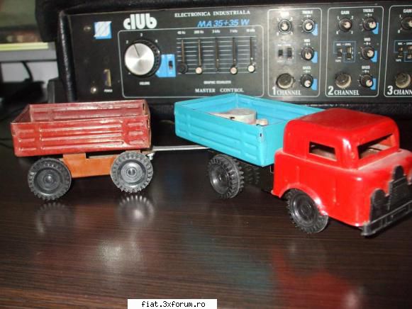 Jucarii Tabla sau Plastic (RO, DDR, USSR, Japonia, China) - camion cu remorca stare ff buna - Classic corner
