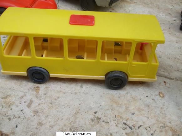 Jucarii Tabla sau Plastic (RO, DDR, USSR, Japonia, China) - autobus romanesc -40 lei - Classic corner