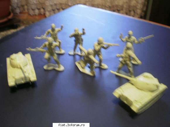 Jucarii Tabla sau Plastic (RO, DDR, USSR, Japonia, China) - soldati plastic 15 ron - Classic corner