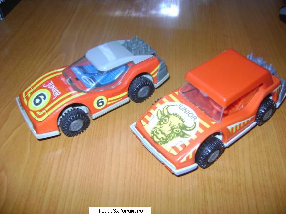 Jucarii Tabla sau Plastic (RO, DDR, USSR, Japonia, China) - De vanzare doua masinuti junior - Classic corner