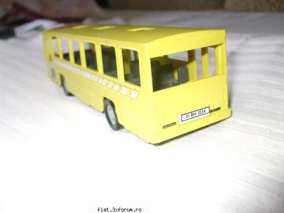 Jucarii Tabla sau Plastic (RO, DDR, USSR, Japonia, China) - are lipsa un capac de roata pe - Classic corner