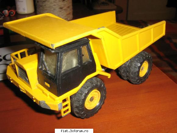 Jucarii Tabla sau Plastic (RO, DDR, USSR, Japonia, China) - excavator Majorette 1/50 din - Classic corner