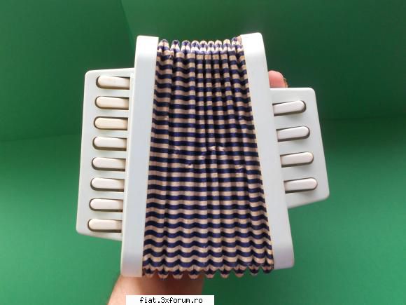 Jucarii Tabla sau Plastic (RO, DDR, USSR, Japonia, China) - Acordeon - Jucarie veche de - Classic corner