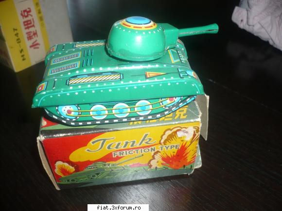 Jucarii Tabla sau Plastic (RO, DDR, USSR, Japonia, China) - tanc de vanzare , plus cutie - Classic corner