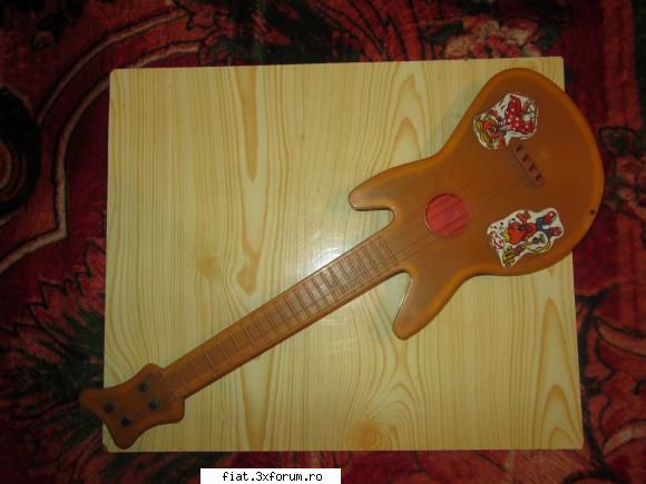 Jucarii Tabla sau Plastic (RO, DDR, USSR, Japonia, China) - Chitara romaneasca - Classic corner