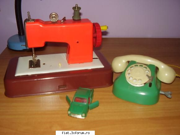 Jucarii Tabla sau Plastic (RO, DDR, USSR, Japonia, China) - Masina de cusut manuala si cu - Classic corner