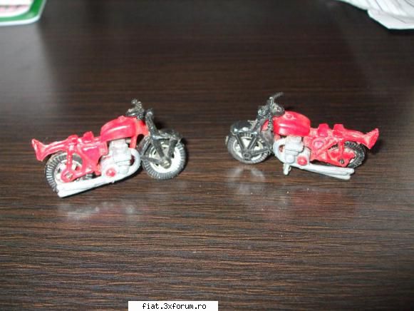 Jucarii Tabla sau Plastic (RO, DDR, USSR, Japonia, China) - doua motorete romanesti , una cu - Classic corner