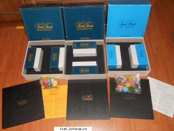 Jucarii Tabla sau Plastic (RO, DDR, USSR, Japonia, China) - Lot 3 Jocuri TRIVIAL PURSUIT - Classic corner