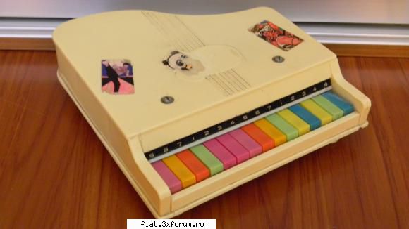 Jucarii Tabla sau Plastic (RO, DDR, USSR, Japonia, China) - pianina made in china ! 40 lei - Classic corner