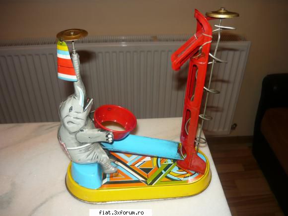 Jucarii Tabla sau Plastic (RO, DDR, USSR, Japonia, China) - elefant la circ-din tabla - Classic corner