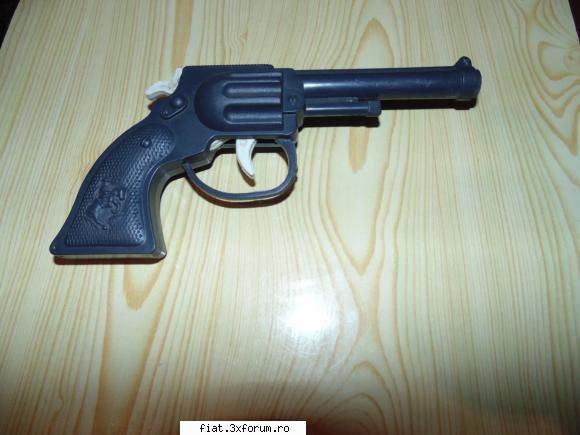 Jucarii Tabla sau Plastic (RO, DDR, USSR, Japonia, China) - Pistol romanesc. 40 lei + - Classic corner