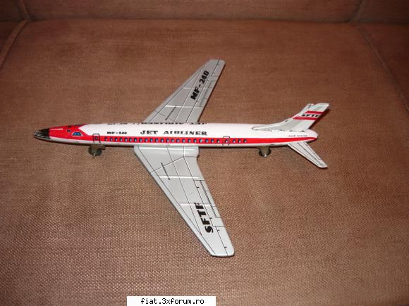 Jucarii Tabla sau Plastic (RO, DDR, USSR, Japonia, China) - avion china ,tabla -70 lei - Classic corner