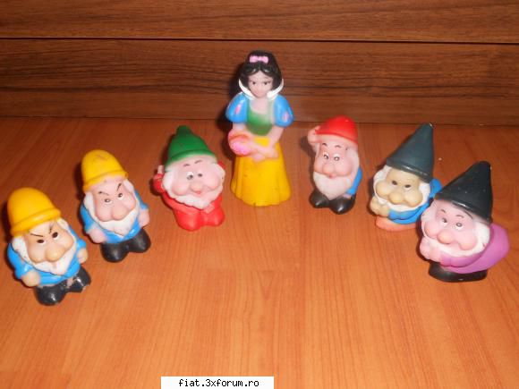 Jucarii Tabla sau Plastic (RO, DDR, USSR, Japonia, China) - LOT 7 Figurine ARADEANCA - Alba - Classic corner