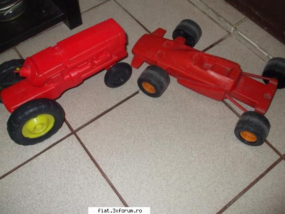 Jucarii Tabla sau Plastic (RO, DDR, USSR, Japonia, China) - tractoras + formula 1 - 35 lei - Classic corner
