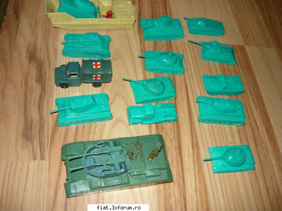 Jucarii Tabla sau Plastic (RO, DDR, USSR, Japonia, China) - lot masinute tancuri vechi-romane - Classic corner