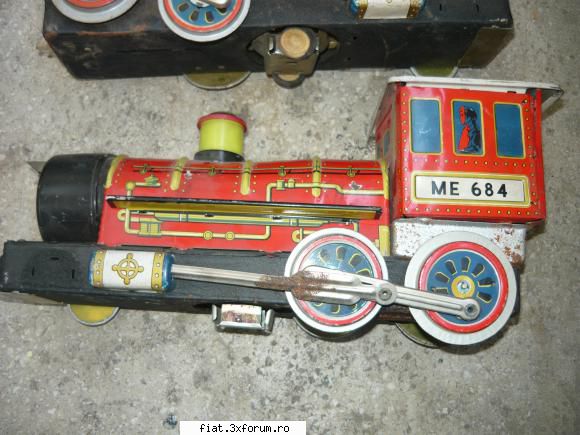 Jucarii Tabla sau Plastic (RO, DDR, USSR, Japonia, China) - 2 locomotive chinezesti anii - Classic corner