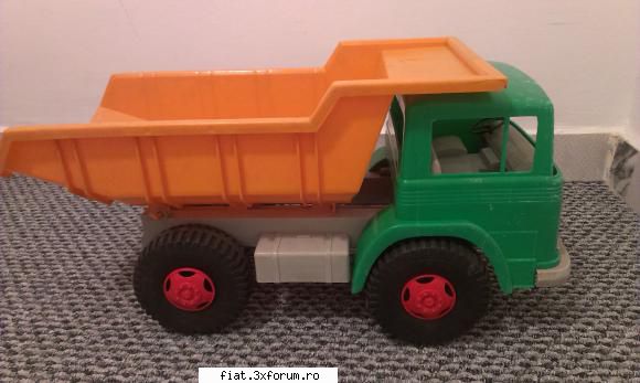 Jucarii Tabla sau Plastic (RO, DDR, USSR, Japonia, China) - De vanzare!Camion plastic din - Classic corner