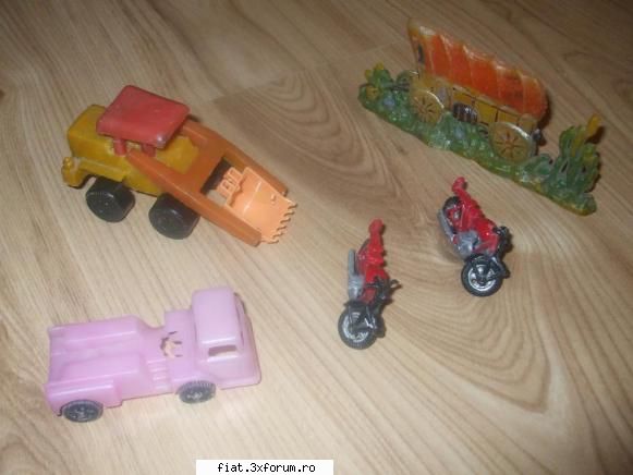 Jucarii Tabla sau Plastic (RO, DDR, USSR, Japonia, China) - lot jucarii romanesti - 50 lei - Classic corner