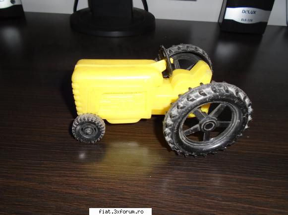 Jucarii Tabla sau Plastic (RO, DDR, USSR, Japonia, China) - tractoras romanesc fabricatie 84 - Classic corner