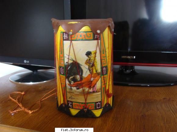 Jucarii Tabla sau Plastic (RO, DDR, USSR, Japonia, China) - toba, un burduf e rupt -25 lei - Classic corner