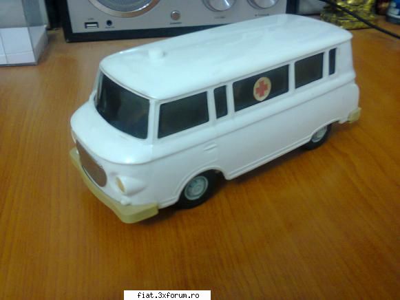 Jucarii Tabla sau Plastic (RO, DDR, USSR, Japonia, China) - De vanzare BARKAS ambulanta === - Classic corner