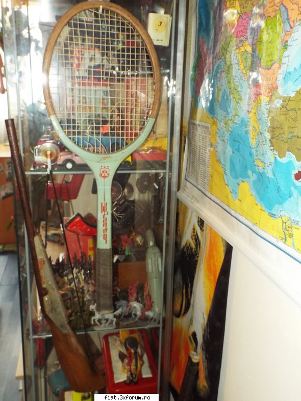Jucarii Tabla sau Plastic (RO, DDR, USSR, Japonia, China) - Paleta de tenis Pluto si o pusca - Classic corner