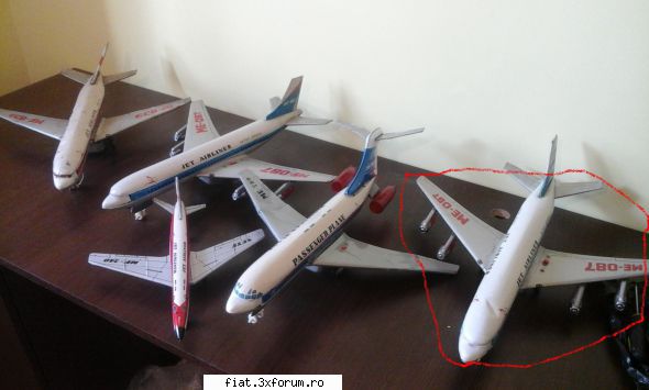 Jucarii Tabla sau Plastic (RO, DDR, USSR, Japonia, China) - Retin si avionul incercuit din - Classic corner