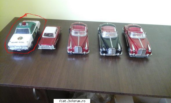 Jucarii Tabla sau Plastic (RO, DDR, USSR, Japonia, China) - Masina de politie de 10 lei - Classic corner