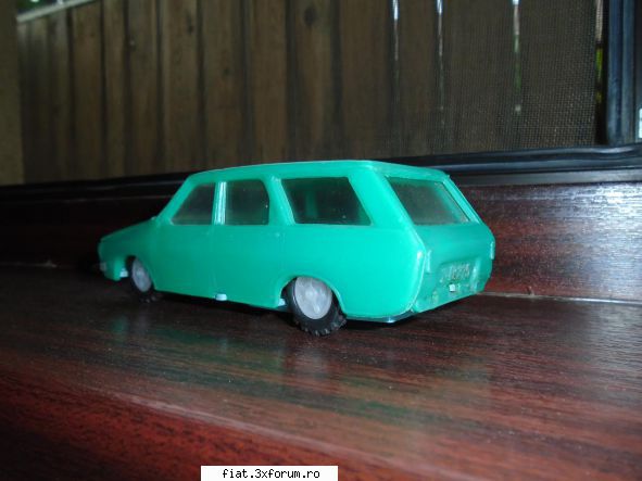 Jucarii Tabla sau Plastic (RO, DDR, USSR, Japonia, China) - culoare corespunzatoare verde - Classic corner