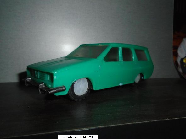 Jucarii Tabla sau Plastic (RO, DDR, USSR, Japonia, China) - si pusa inapoi pe raft , la loc - Classic corner