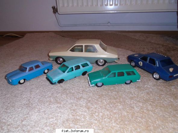 Jucarii Tabla sau Plastic (RO, DDR, USSR, Japonia, China) - Dacii si un Renault 12 foarte - Classic corner