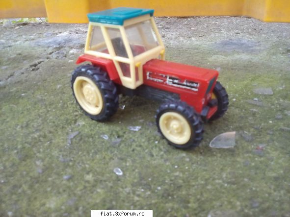 Jucarii Tabla sau Plastic (RO, DDR, USSR, Japonia, China) - Tractor Universal 1010 - Classic corner