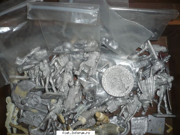 Jucarii Tabla sau Plastic (RO, DDR, USSR, Japonia, China) - de vanzare cu toate 200 ron plus - Classic corner