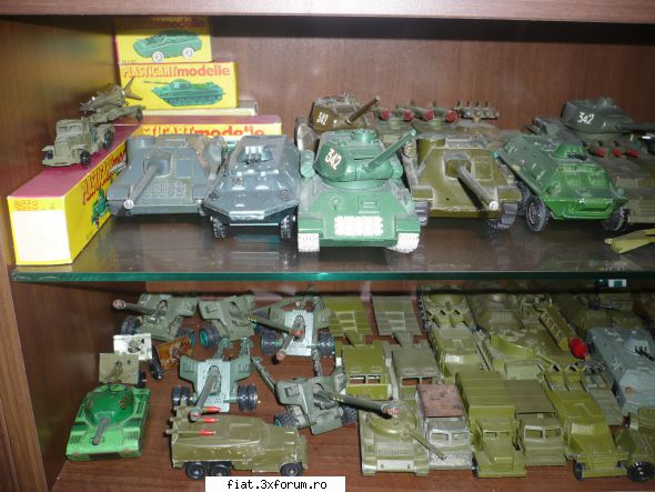 Jucarii Tabla sau Plastic (RO, DDR, USSR, Japonia, China) - de vanzare, stare fffff. buna 1 - Classic corner