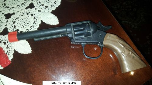 Jucarii Tabla sau Plastic (RO, DDR, USSR, Japonia, China) - De vanzare, pistol plastic China - Classic corner