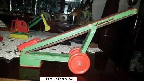 Jucarii Tabla sau Plastic (RO, DDR, USSR, Japonia, China) - De vanzare, banda transportoare - Classic corner