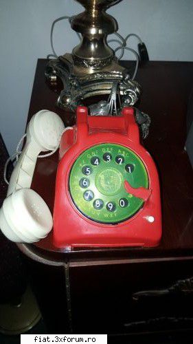 Jucarii Tabla sau Plastic (RO, DDR, USSR, Japonia, China) - Un superb telefon de jucarie din - Classic corner