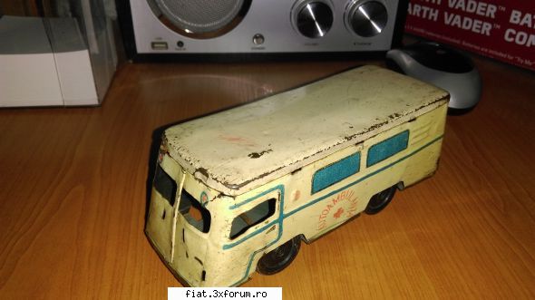 Jucarii Tabla sau Plastic (RO, DDR, USSR, Japonia, China) - De vanzare AUTO Ambulanta === - Classic corner
