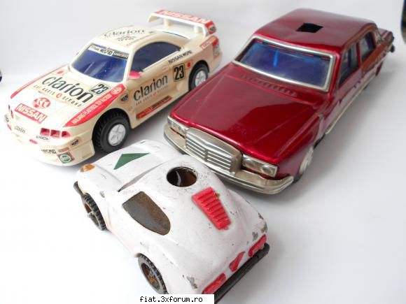 Jucarii vechi la schimb : - Lotul 1 a fost modificat , masina de politie PD a - Classic corner