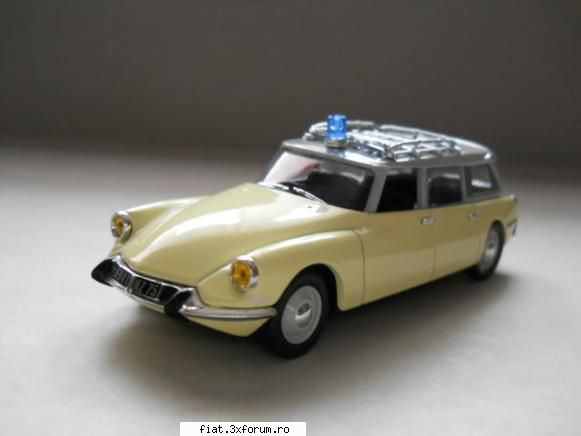MACHETE ...d'ale lu' Theo(sc.1:43)! - 2.-CITROEN ID19 ,,Ambulance''(1963)-produs NOREV - Classic corner