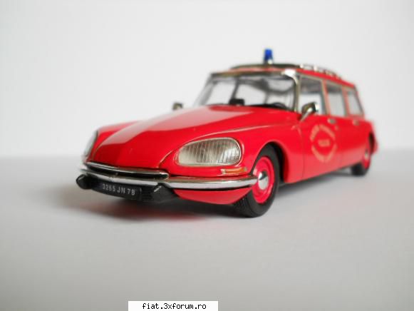MACHETE ...d'ale lu' Theo(sc.1:43)! - 20.-CITROEN ID20 Break ,,Ambulance de - Classic corner